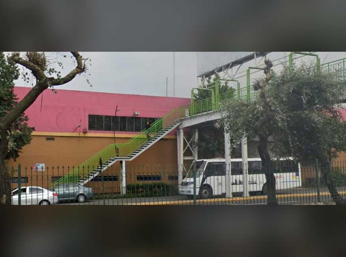 Alertan de acoso a mujeres en puente de super Kompras