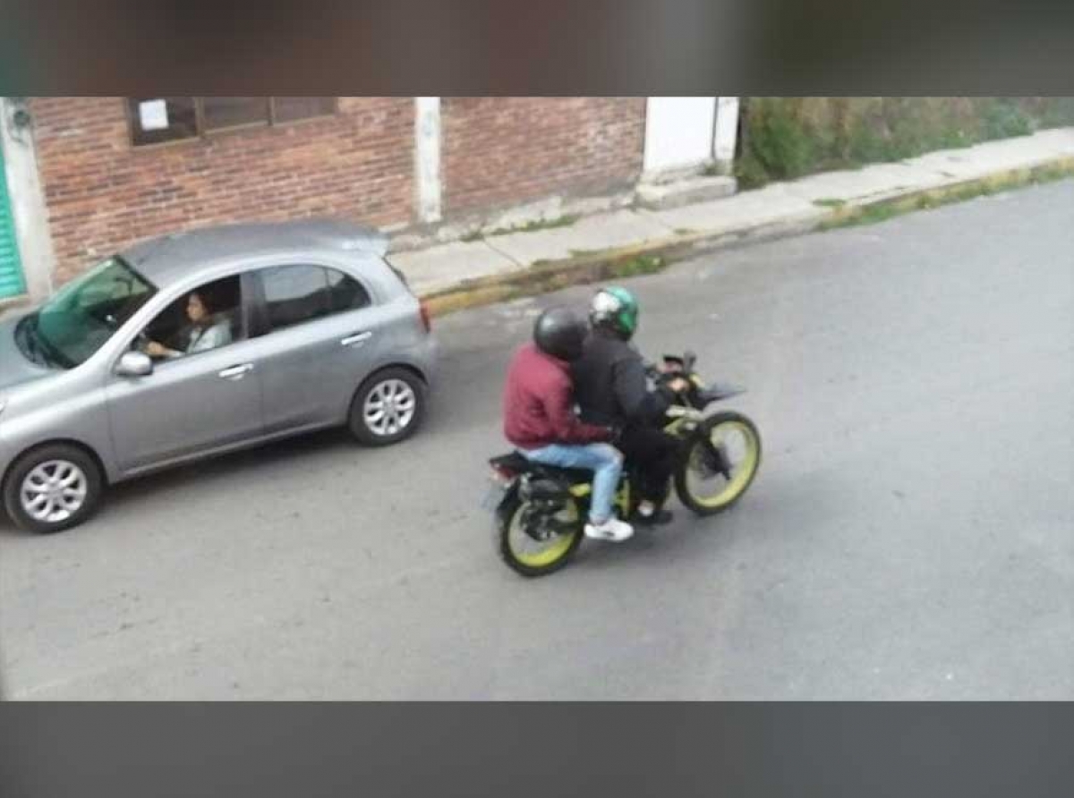 Alertan de sujetos que asaltan a bordo de una moto