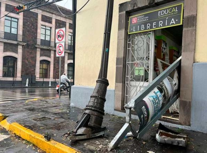 Autobús atropella a mujer en centro de Toluca