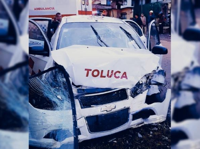 Choque en la Toluca-Tejupilco deja ocho heridos