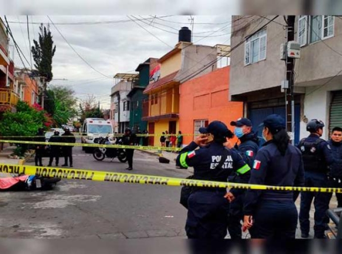 Esperaba a su hijo para llevarlo a la escuela, cuando fue asesinado a balazos