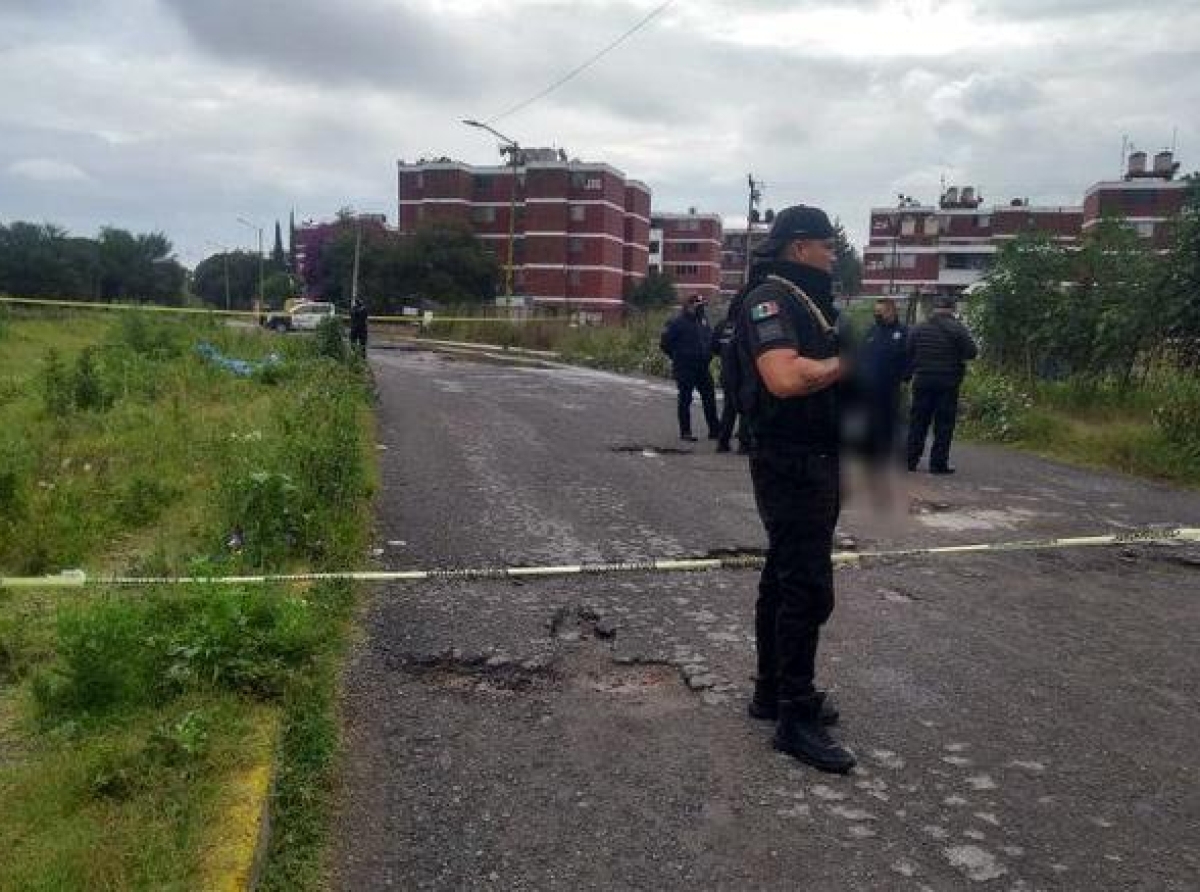 Hallan restos humanos en bolsas