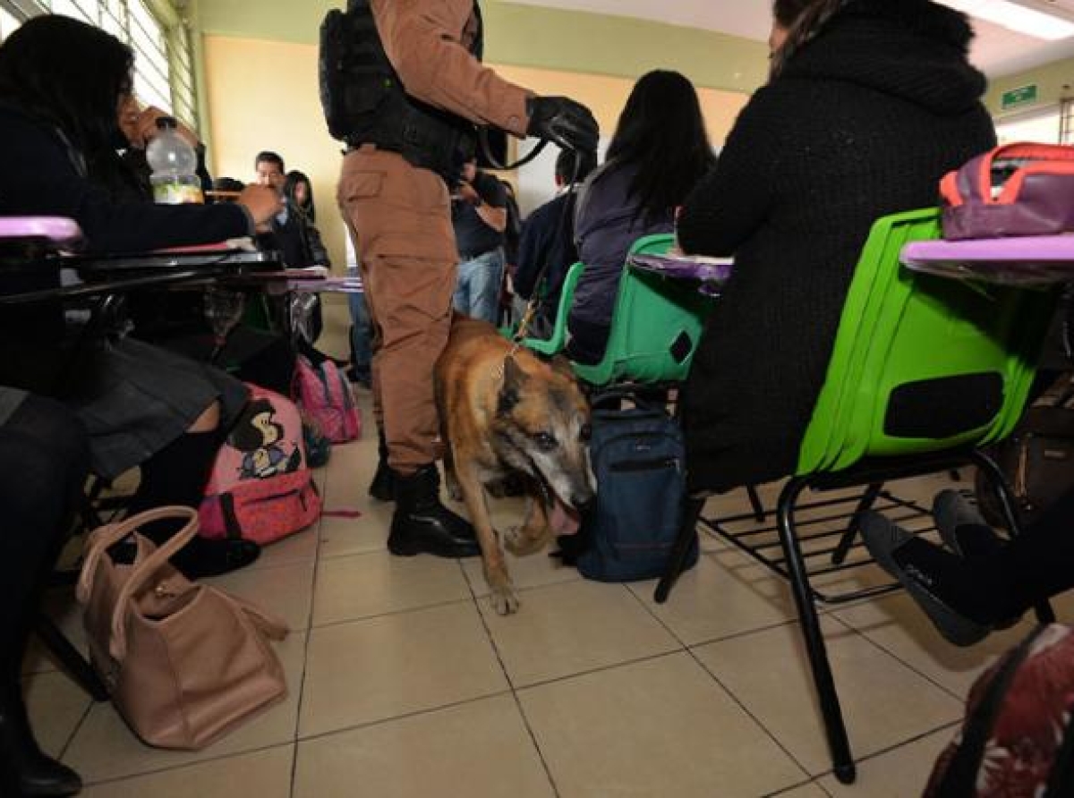 Alumno de secundaria “convoca” a tiroteo en su escuela