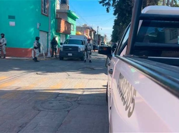 Ejecutan a balazos a hombre en pleno centro de Rayón