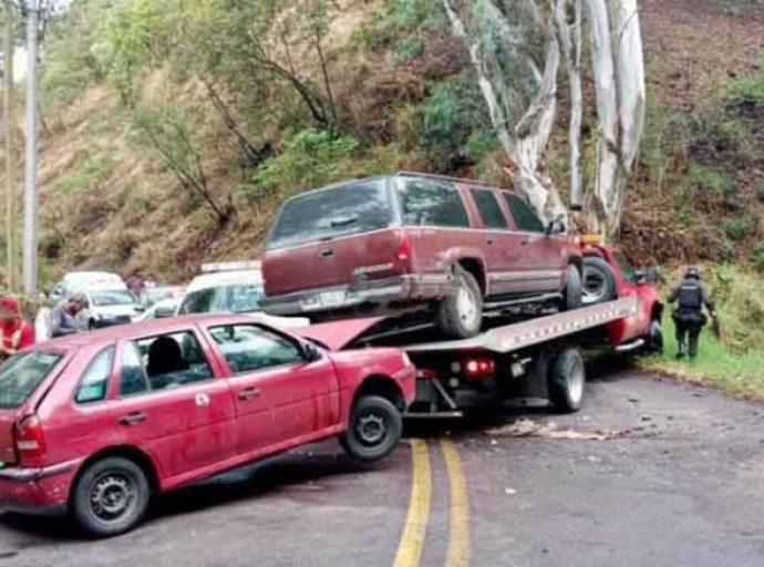 Fuerte choque en la Toluca-Cd. Altamirano deja dos niños heridos