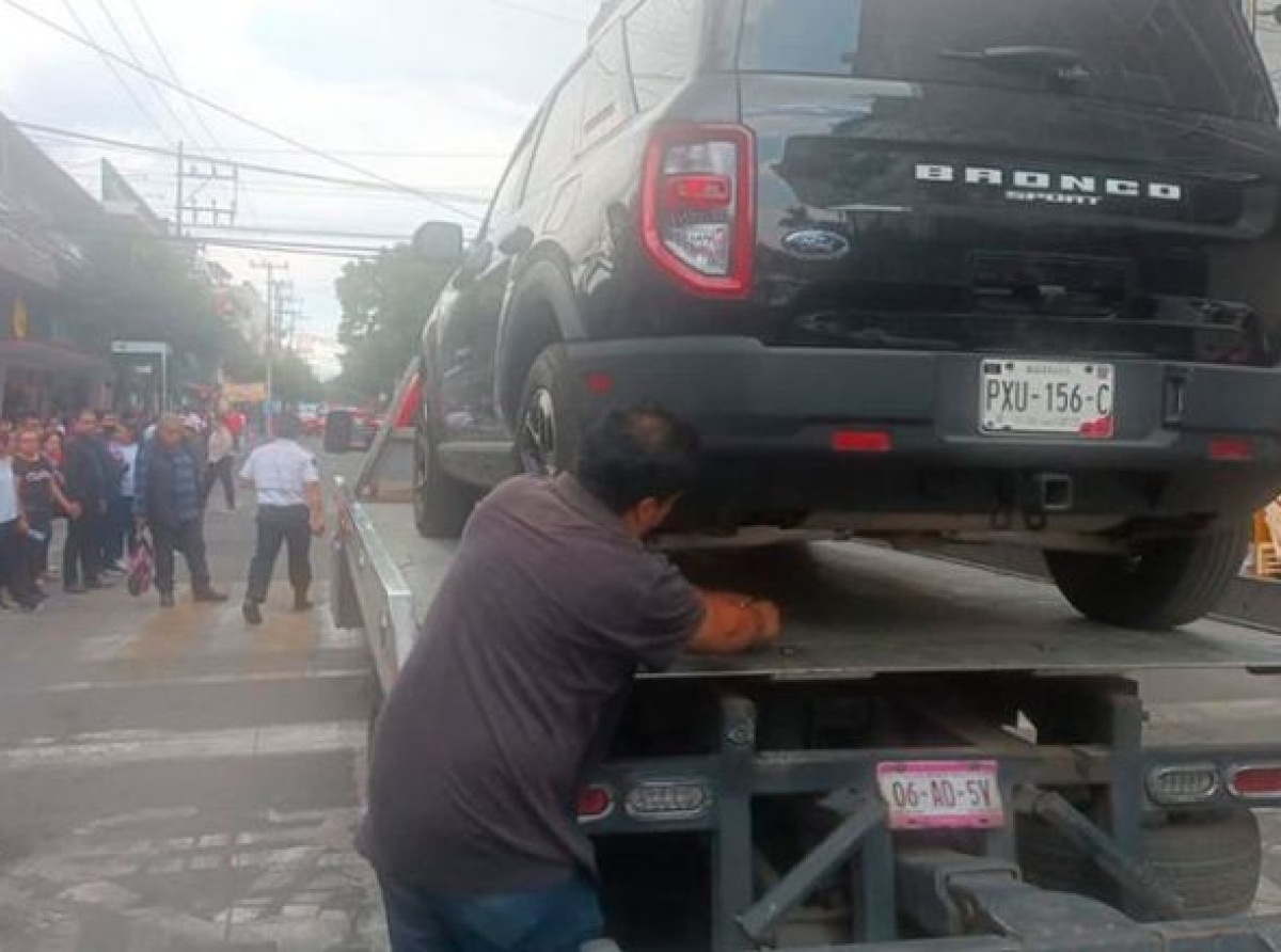 Se pasa alto y atropella a hombre en pleno centro de Toluca