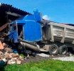 Góndola choca contra vivienda