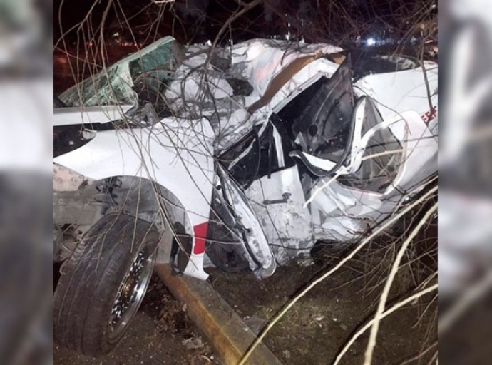 Dos hombres mueren tras impactar contra árbol