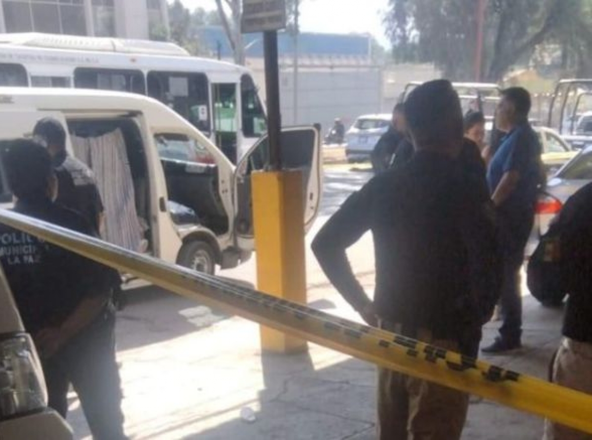 paran y matan a joven por defender a su hermana en combi