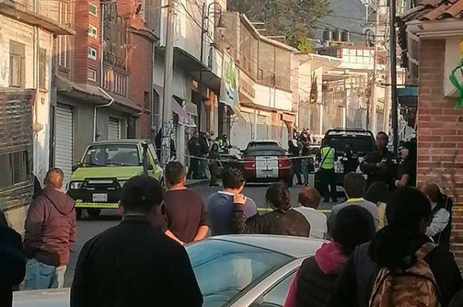A balazos asesinan a hombre en su auto