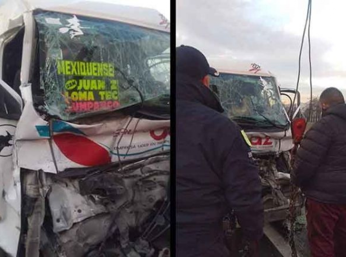 Tráiler y combi chocan en Circuito Exterior Mexiquense