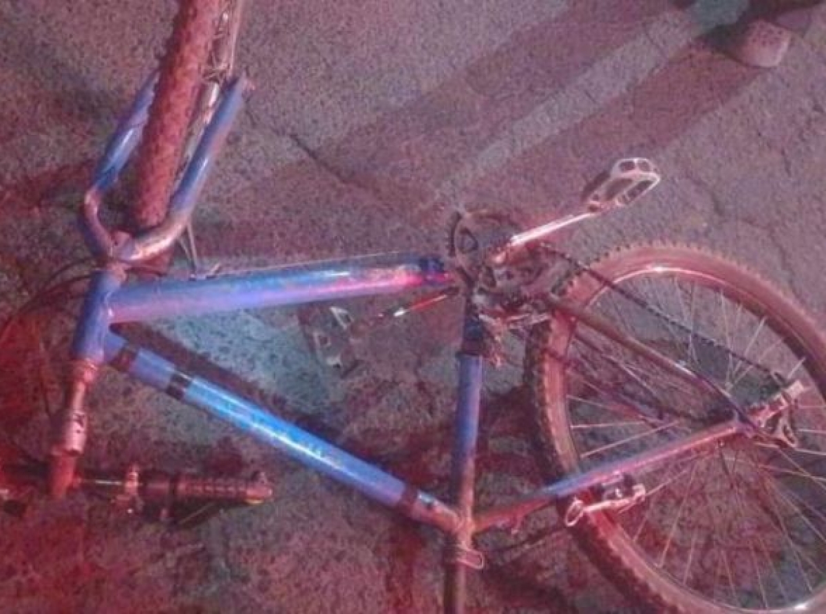 Ciclista muere arrollado por motocicleta