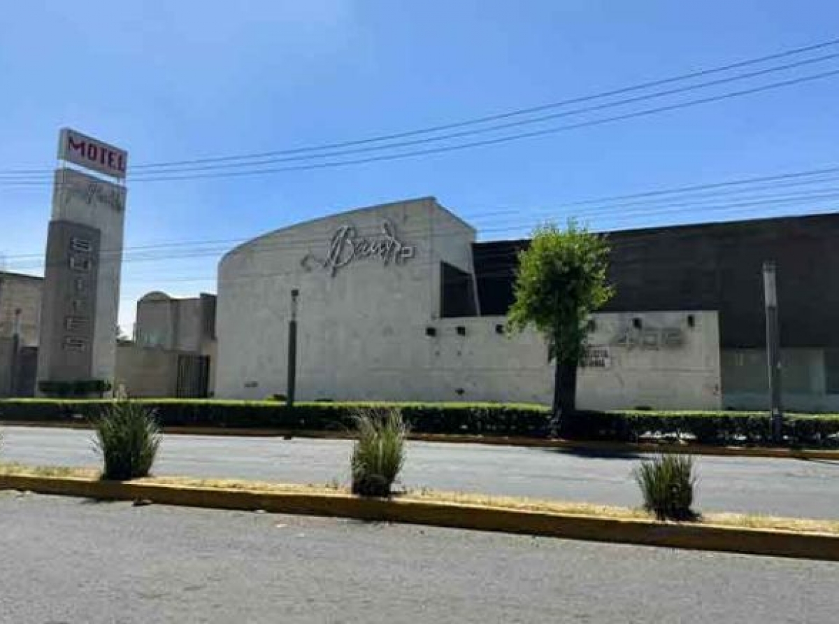 Empleados hallan a pareja muerta en hotel