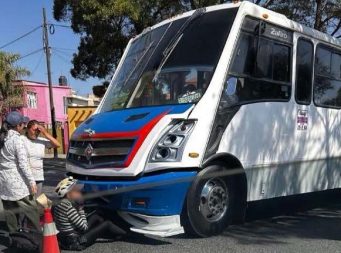 Joven ciclista se accidenta con autobús