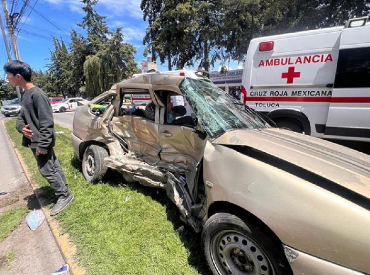 Brutal choque sobre Calzada al pacífico