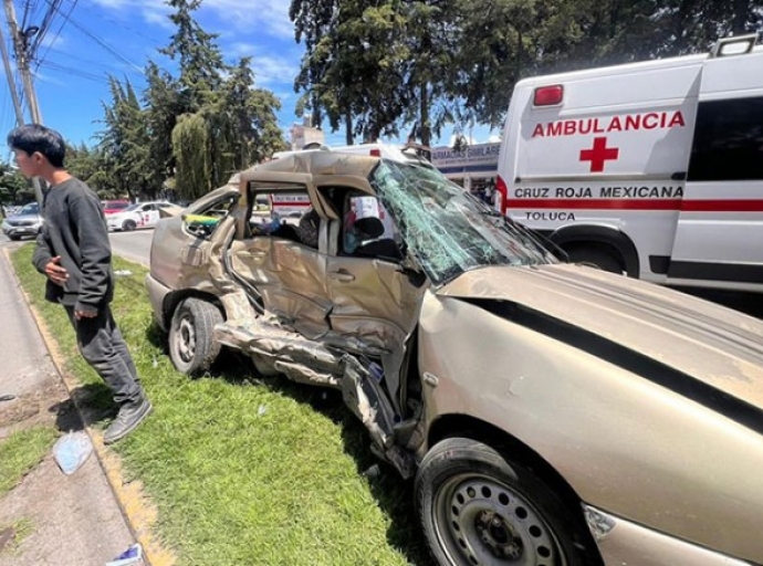 Brutal choque sobre Calzada al pacífico