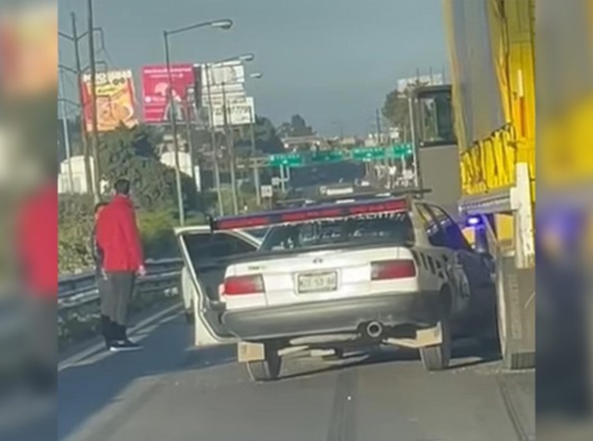  Chocan taxi y camión de carga en la México-Toluca 