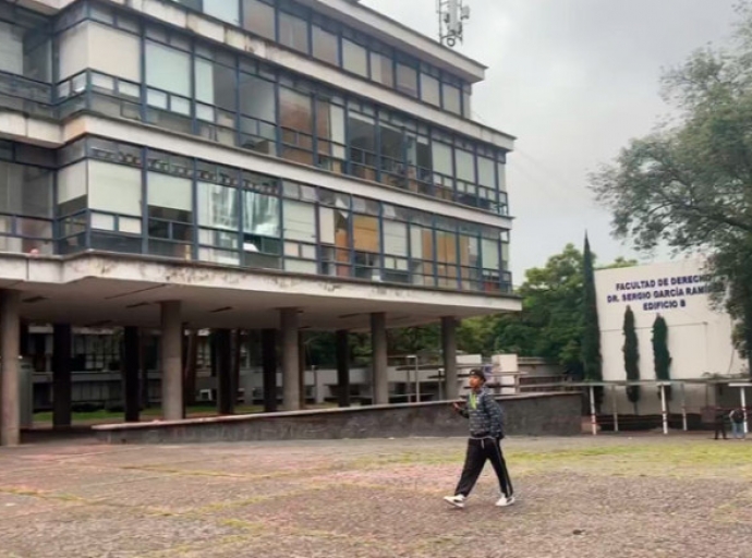 Suspenden clases en la Facultad de Economía de la UNAM por amenaza de bomba 